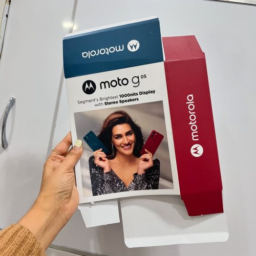 POSMs for Motorola redefine in-store branding with creativity and precision.